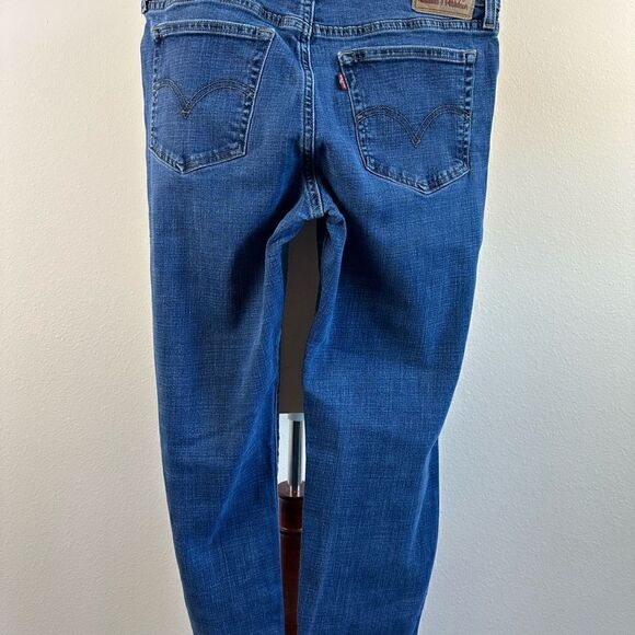 EUC Levi’s Women’s Boyfriend Jeans - Picture 12 of 12